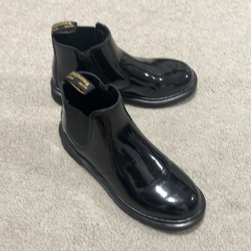 JUNIOR 2976 PATENT CHELSEA BOOTS